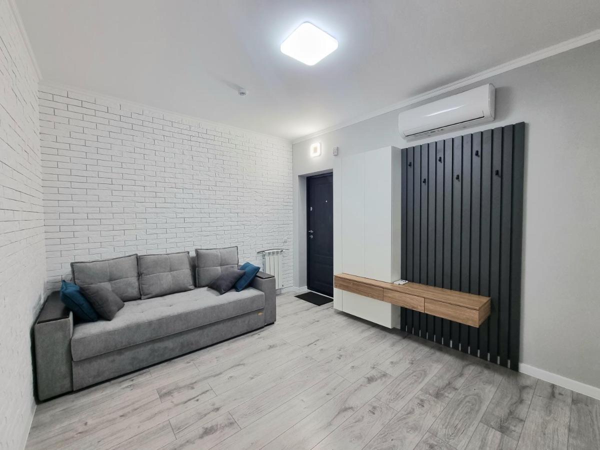 Center, Albisoara Str., 1Bedroom And Living With Balcony Chisinau Eksteriør bilde